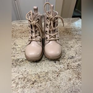 Old navy toddler tan combat boot size 6